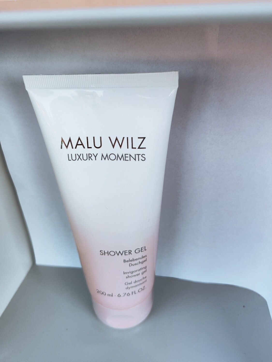 luxury_moments_shower_gel Luxury Moments Shower Gel